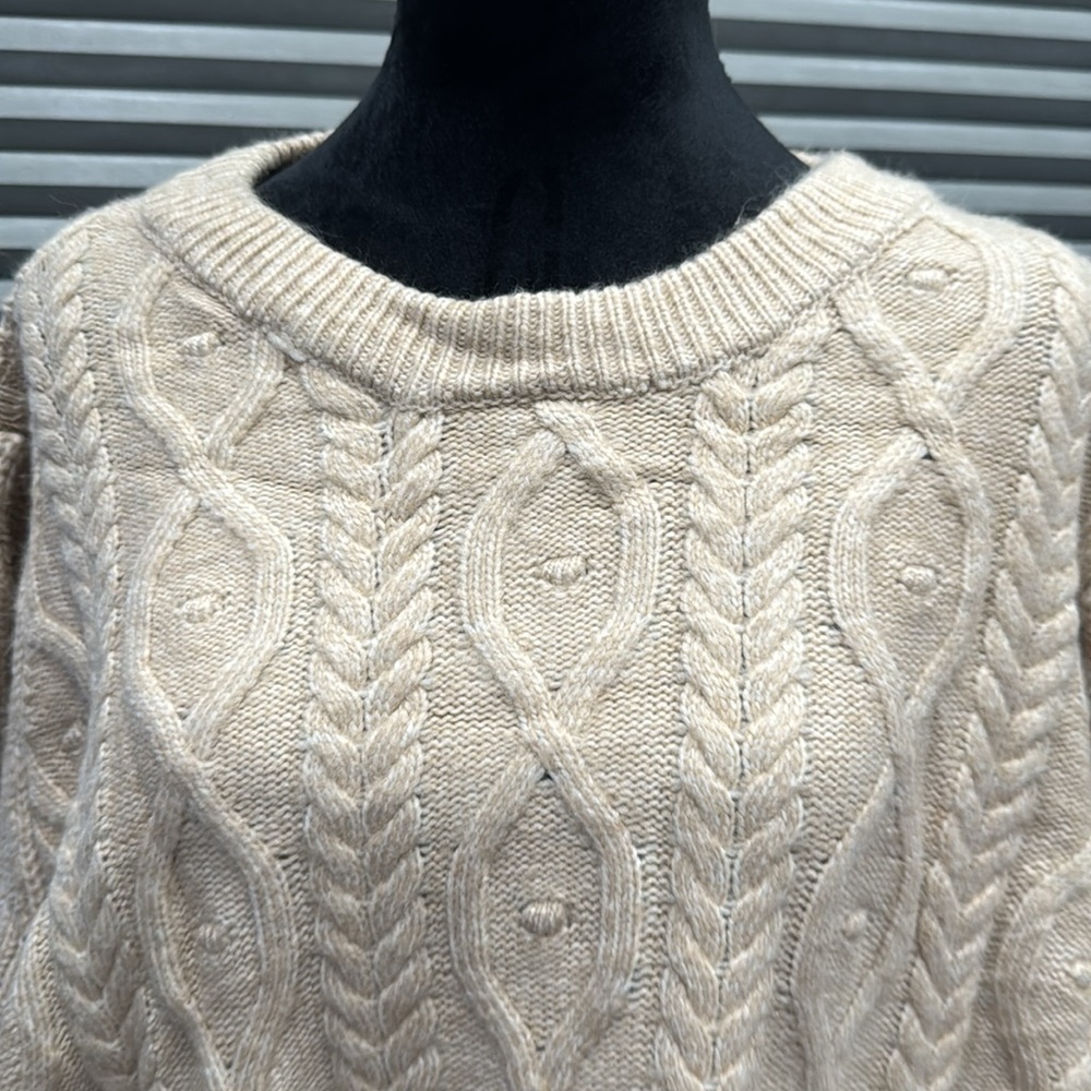 Pullover sweater - Picture 2 of 5